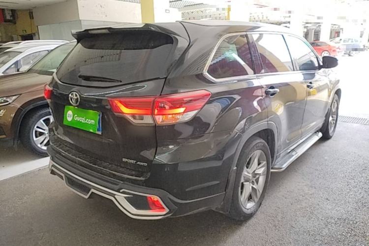 Used Toyota Highlander 2018 2.0T Four-Wheel Drive Luxury Edition 7 Seats China V Emission Standard Rear Right 45 Deg