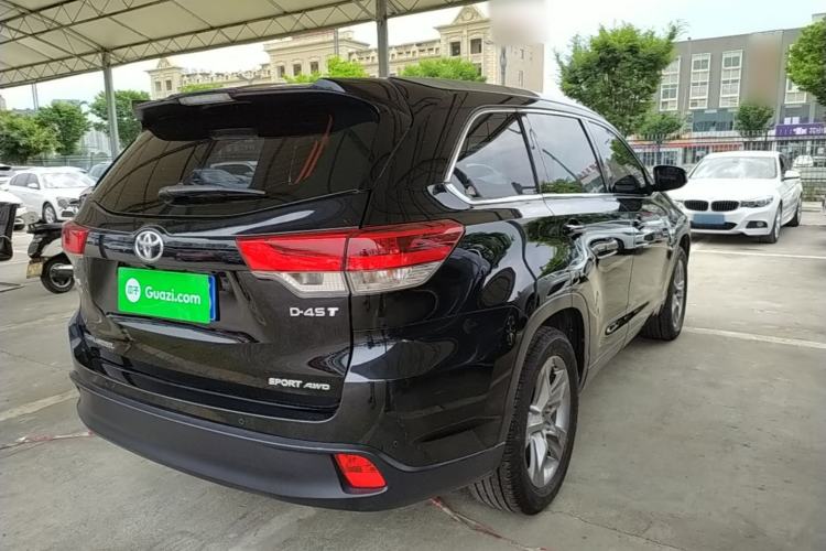 Used Toyota Highlander 2018 2.0T Four-Wheel Drive Luxury Edition 7 Seats China V Emission Standard Rear Right 45 Deg