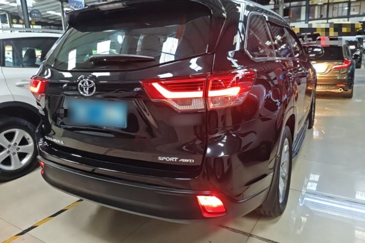 Used Toyota Highlander 2018 2.0T Four-Wheel Drive Luxury Version 7 Seats China VI Standard Rear Right 45 Deg