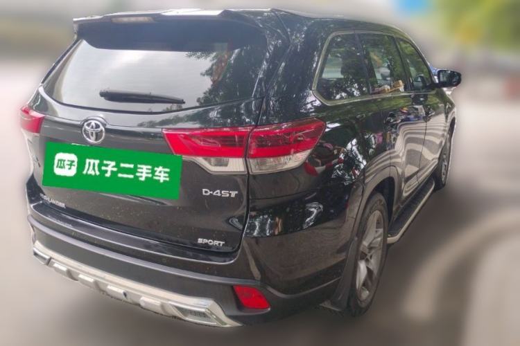 Used Toyota Highlander 2018 2.0T Two-Wheel-Drive Luxury Edition 7 Seats Emission Standard China V Rear Right 45 Deg