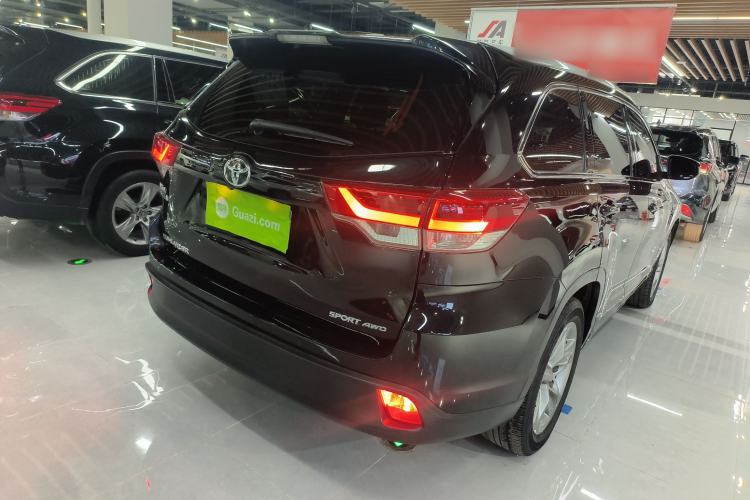 Used Toyota Highlander 2018 2.0T Four-Wheel Drive Luxury Edition 7 Seats China V Emission Standard Rear Right 45 Deg
