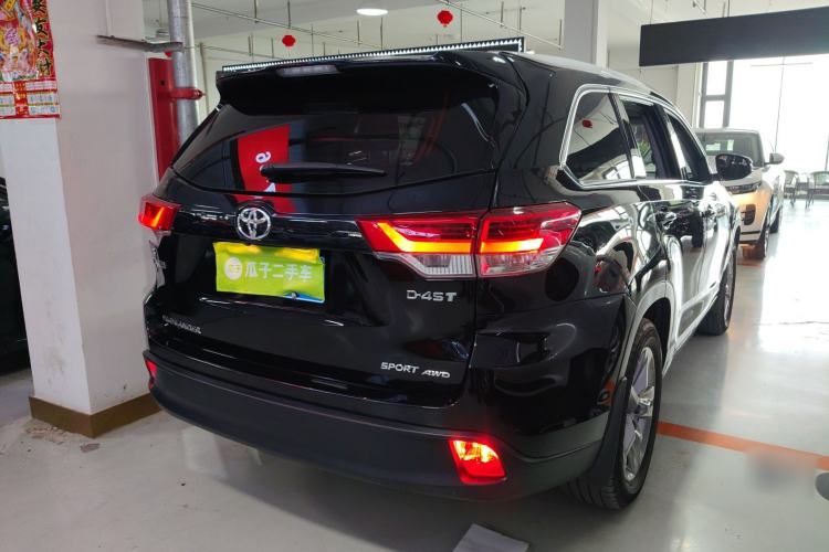 Used Toyota Highlander 2018 2.0T Four-Wheel Drive Luxury Version 7 Seats China VI Standard Rear Right 45 Deg