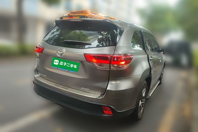Used Toyota Highlander 2018 2.0T Four-Wheel Drive Luxury Edition 7 Seats China V Emission Standard Rear Right 45 Deg