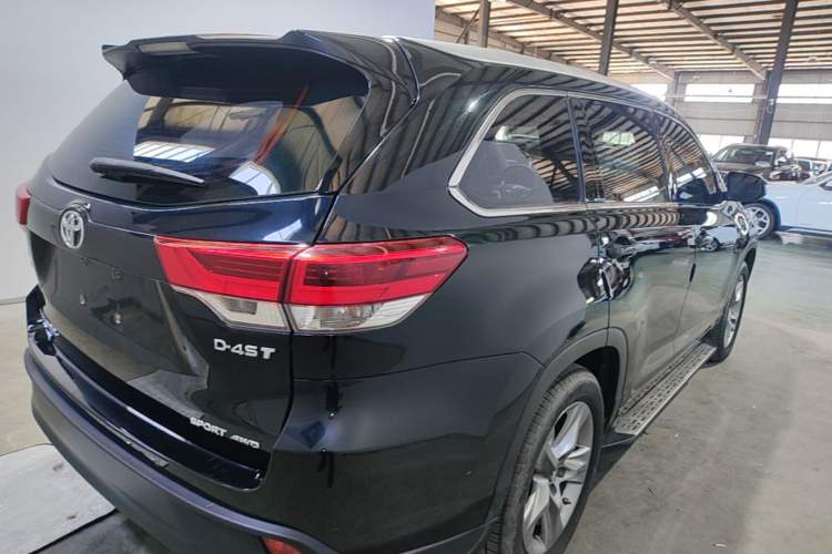 Used Toyota Highlander 2018 2.0T Four-Wheel Drive Luxury Edition 7 Seats China V Emission Standard Rear Right 45 Deg