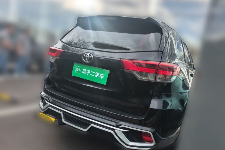 Used Toyota Highlander 2018 2.0T Two-Wheel-Drive Luxury Edition 7 Seats Emission Standard China V Rear Right 45 Deg