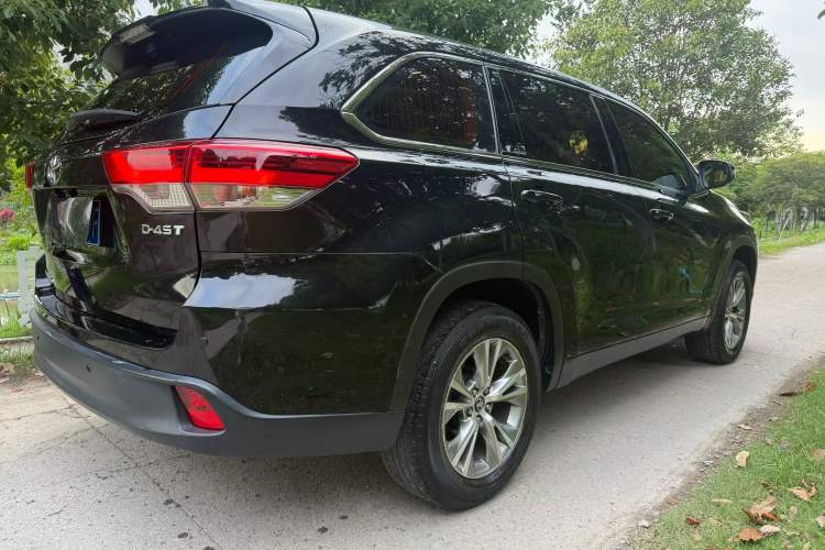 Used Toyota Highlander 2018 2.0T Two-Wheel Drive Elite Version 5 Seats China VI Standard Rear Right 45 Deg