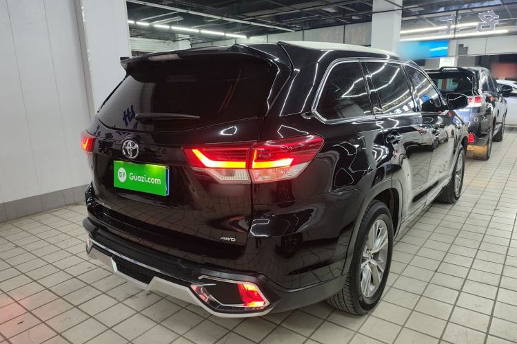 Used Toyota Highlander 2018 2.0T Four-Wheel Drive Elite Edition 7 Seats China VI Standard Rear Right 45 Deg
