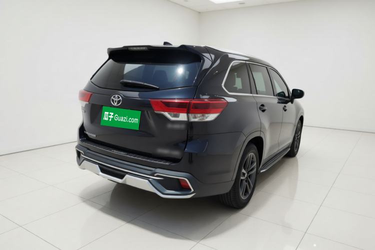Used Toyota Highlander 2018 2.0T Four-Wheel Drive Luxury Edition 7 Seats China V Emission Standard Rear Right 45 Deg