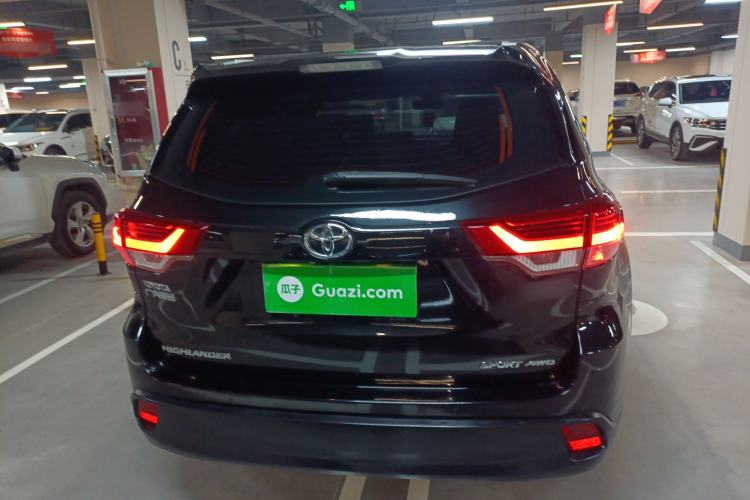 Used Toyota Highlander 2018 2.0T Four-Wheel Drive Luxury Edition 7 Seats China V Emission Standard Rear