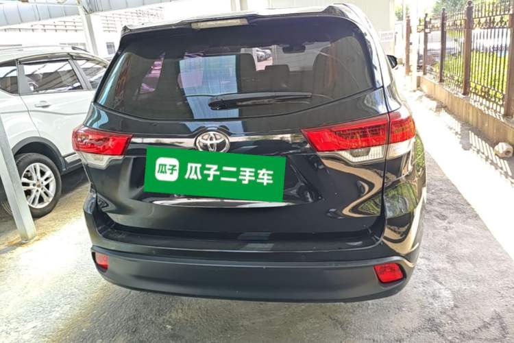 Used Toyota Highlander 2018 2.0T Four-Wheel Drive Luxury Edition 7 Seats China V Emission Standard Rear