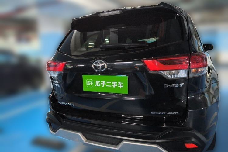Used Toyota Highlander 2018 2.0T Four-Wheel Drive Luxury Edition 7 Seats China V Emission Standard Rear