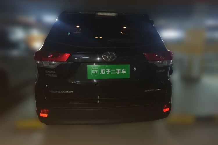 Used Toyota Highlander 2018 2.0T Four-Wheel Drive Luxury Edition 7 Seats China V Emission Standard Rear