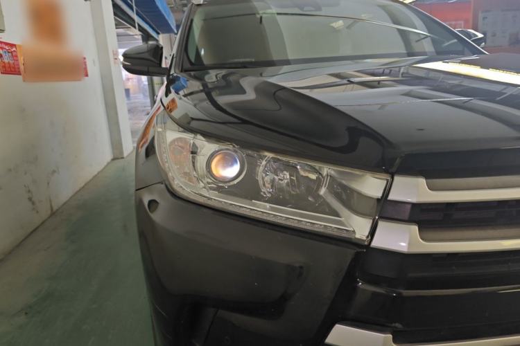 Used Toyota Highlander 2018 2.0T Four-Wheel Drive Luxury Version 7 Seats China VI Standard Right Front Headlight