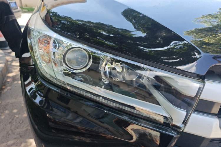 Used Toyota Highlander 2018 2.0T Four-Wheel Drive Luxury Edition 7 Seats China V Emission Standard Right Front Headlight