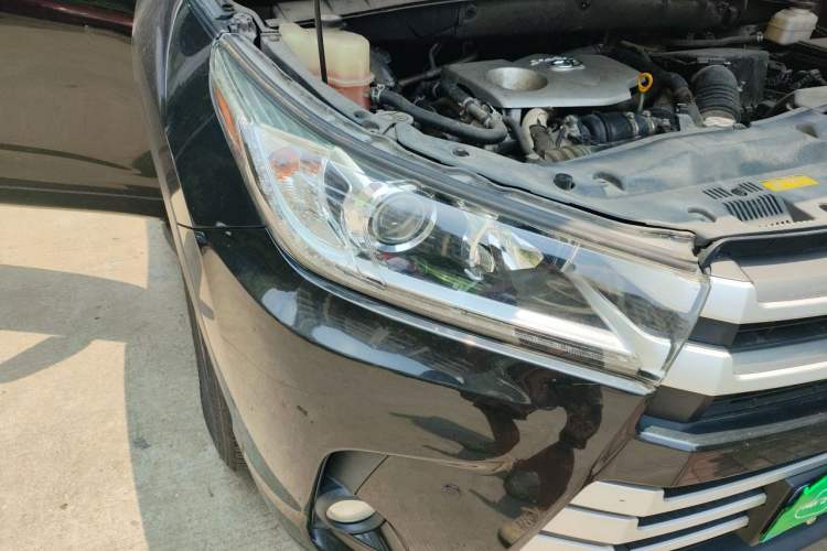 Used Toyota Highlander 2018 2.0T Two-Wheel Drive Elite Edition 7 Seats Emission Standard China V Right Front Headlight
