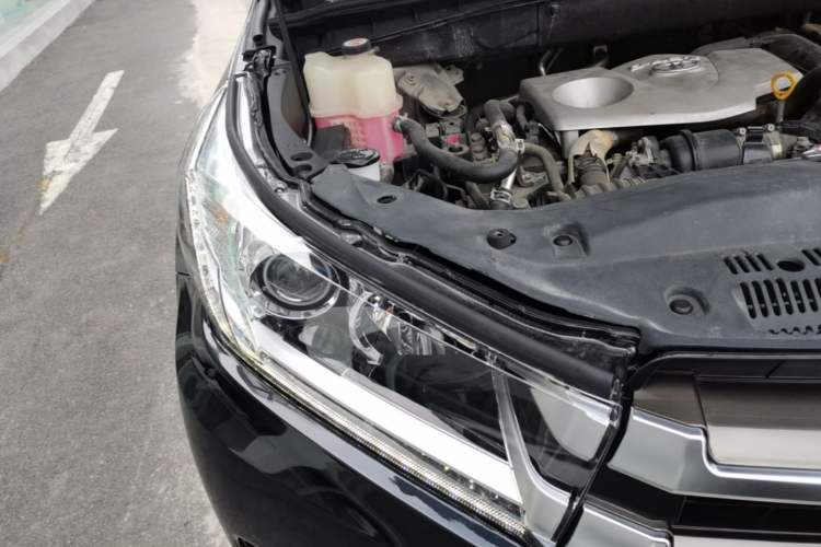Used Toyota Highlander 2018 2.0T Four-Wheel Drive Luxury Version 7 Seats China VI Standard Right Front Headlight