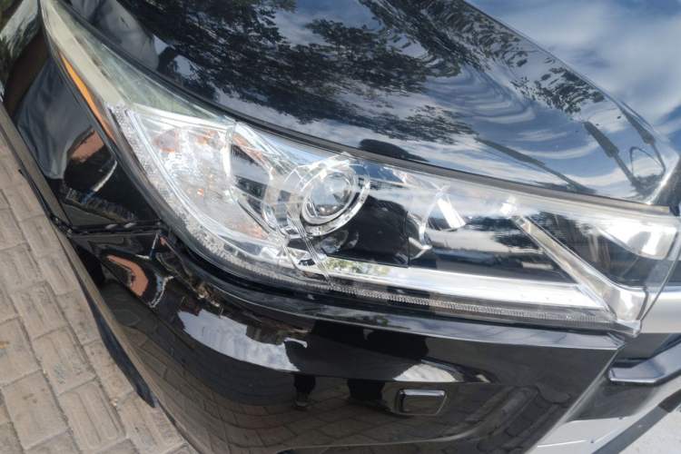 Used Toyota Highlander 2018 2.0T Four-Wheel Drive Supreme Edition 7-Seater China VI Right Front Headlight