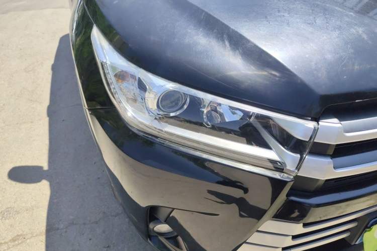Used Toyota Highlander 2018 2.0T Four-Wheel Drive Elite Edition 7 Seats China VI Standard Right Front Headlight