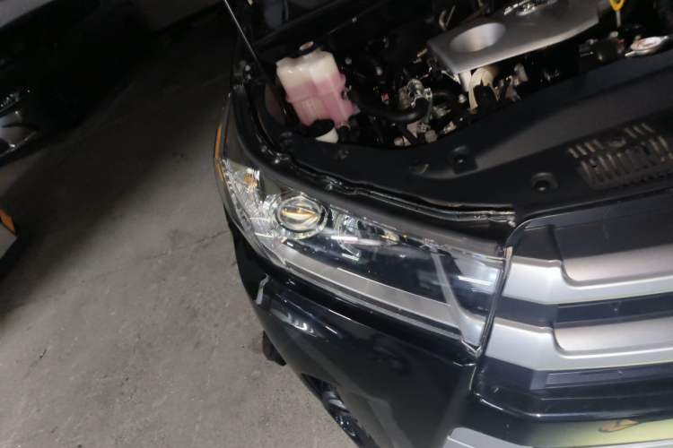 Used Toyota Highlander 2018 2.0T Four-Wheel Drive Elite Edition 7 Seats China VI Standard Right Front Headlight