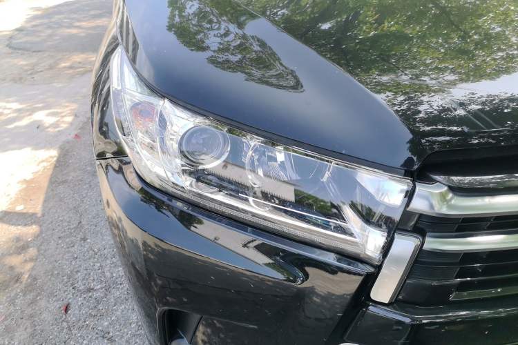 Used Toyota Highlander 2018 2.0T Four-Wheel Drive Prestige Version 7 Seats China VI Standard Right Front Headlight