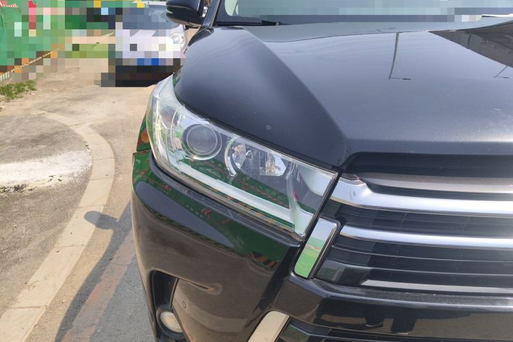 Used Toyota Highlander 2018 2.0T Four-Wheel Drive Prestige Version 7 Seats China V Emission Standard Right Front Headlight