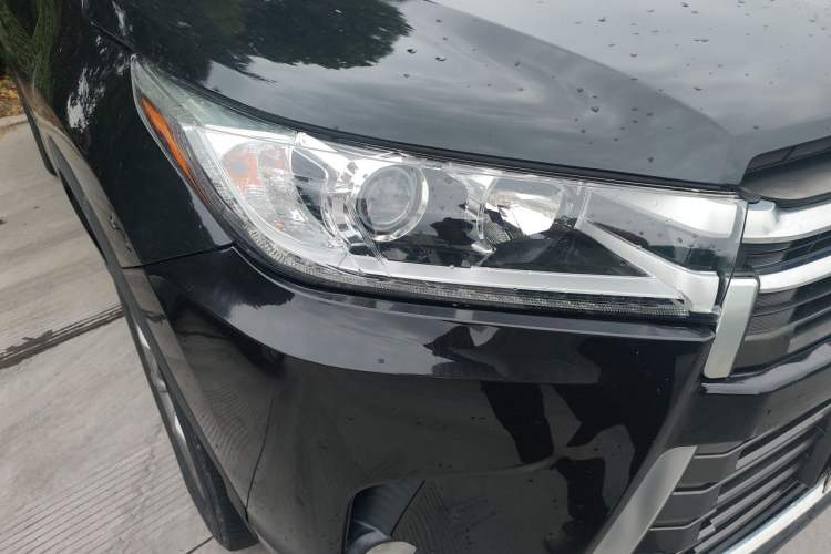 Used Toyota Highlander 2018 2.0T Four-Wheel Drive Prestige Version 7 Seats China V Emission Standard Right Front Headlight