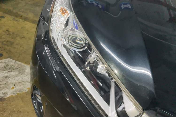 Used Toyota Highlander 2018 2.0T Four-Wheel Drive Elite Edition 7 Seats China V Standard Right Front Headlight