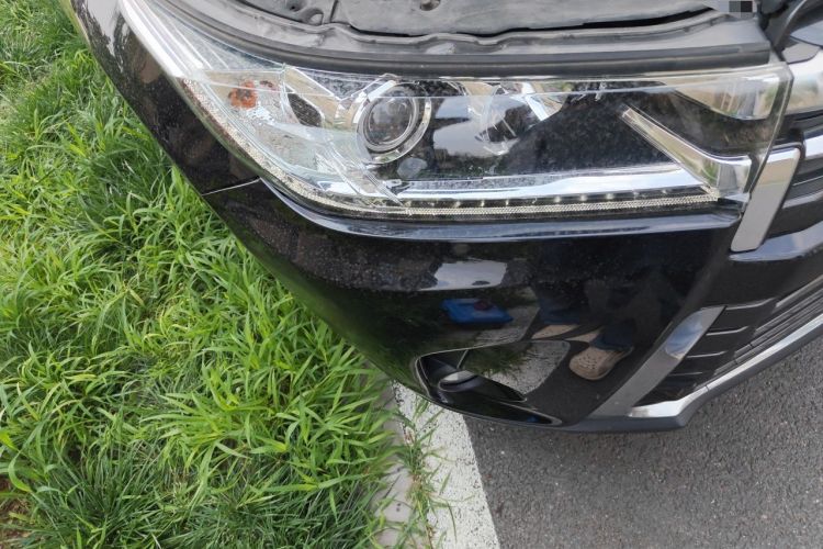 Used Toyota Highlander  Right Front Headlight