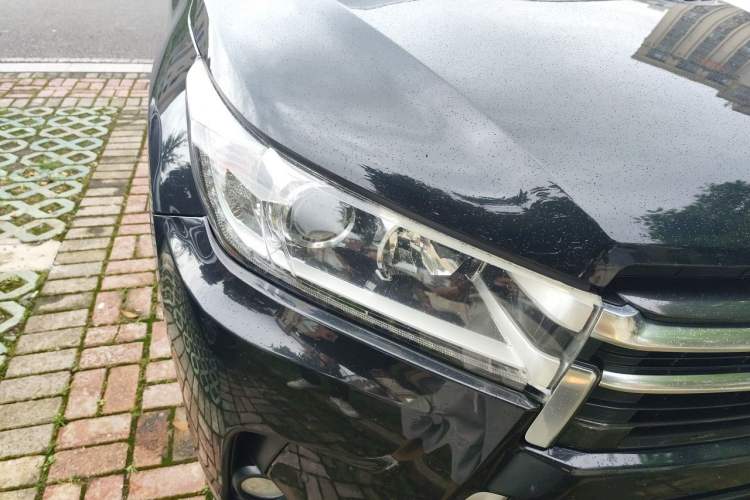 Used Toyota Highlander 2018 2.0T Four-Wheel Drive Prestige Version 7 Seats China V Emission Standard Right Front Headlight