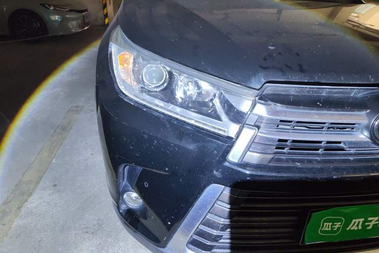 Used Toyota Highlander 2018 2.0T Four-Wheel Drive Prestige Version 7 Seats China VI Standard Right Front Headlight