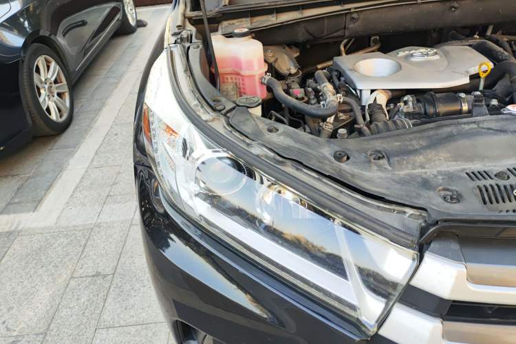 Used Toyota Highlander 2018 2.0T Four-Wheel Drive Luxury Version 7 Seats China VI Standard Right Front Headlight