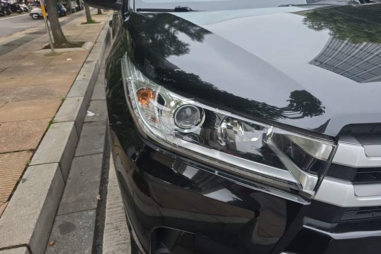 Used Toyota Highlander 2018 2.0T Four-Wheel Drive Elite Edition 7 Seats China VI Standard Right Front Headlight