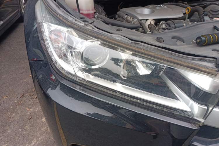 Used Toyota Highlander 2018 2.0T Four-Wheel Drive Luxury Version 7 Seats China VI Standard Right Front Headlight