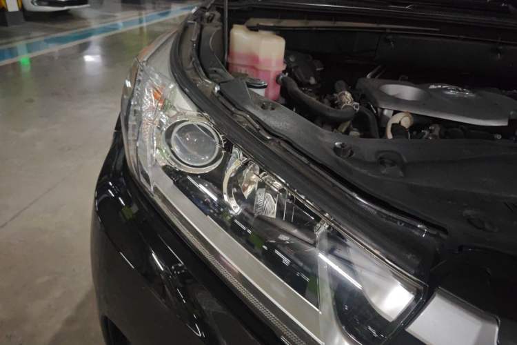 Used Toyota Highlander 2018 2.0T Four-Wheel Drive Luxury Version 7 Seats China VI Standard Right Front Headlight