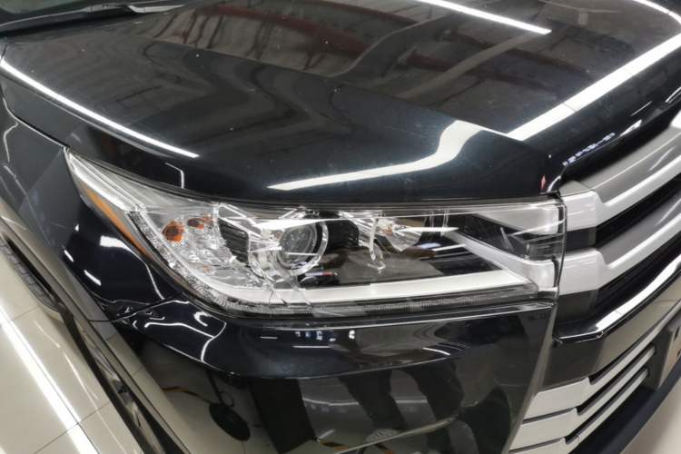 Used Toyota Highlander 2018 2.0T Two-Wheel Drive Elite Version 5 Seats China VI Standard Right Front Headlight