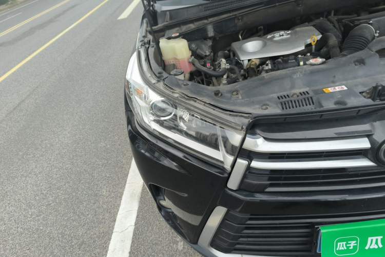 Used Toyota Highlander 2018 2.0T Four-Wheel Drive Prestige Version 7 Seats China VI Standard Right Front Headlight