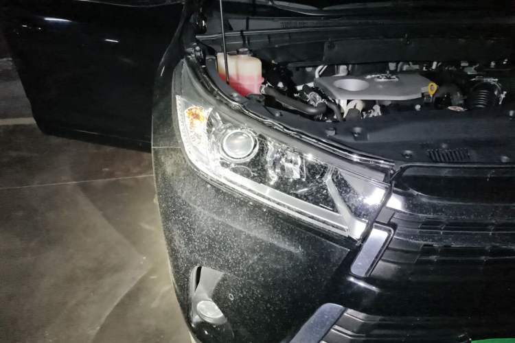 Used Toyota Highlander 2018 2.0T Four-Wheel Drive Prestige Version 7 Seats China VI Standard Right Front Headlight