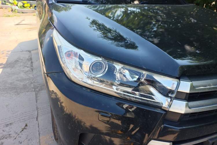 Used Toyota Highlander 2018 2.0T Four-Wheel Drive Supreme Edition 7-Seater China VI Right Front Headlight