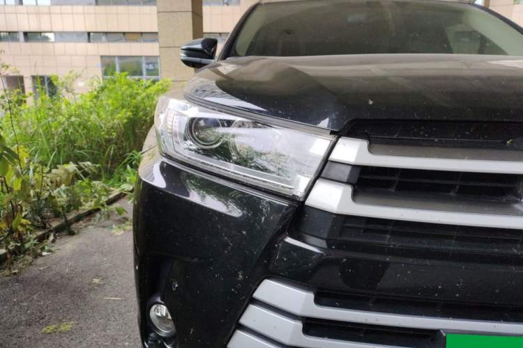 Used Toyota Highlander 2018 2.0T Four-Wheel Drive Elite Edition 7 Seats China VI Standard Right Front Headlight