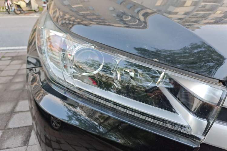 Used Toyota Highlander 2018 2.0T Four-Wheel Drive Elite Edition 7 Seats China VI Standard Right Front Headlight