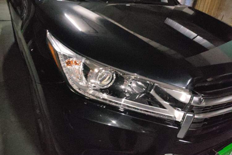Used Toyota Highlander 2018 2.0T Four-Wheel Drive Prestige Version 7 Seats China VI Standard Right Front Headlight
