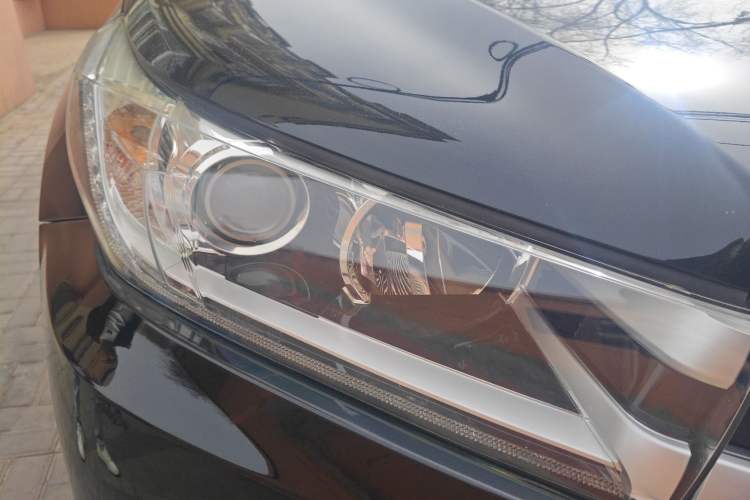Used Toyota Highlander 2018 2.0T Four-Wheel Drive Luxury Edition 7 Seats China V Emission Standard Right Front Headlight