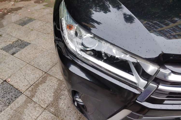Used Toyota Highlander 2018 2.0T Four-Wheel Drive Prestige Version 7 Seats China VI Standard Right Front Headlight