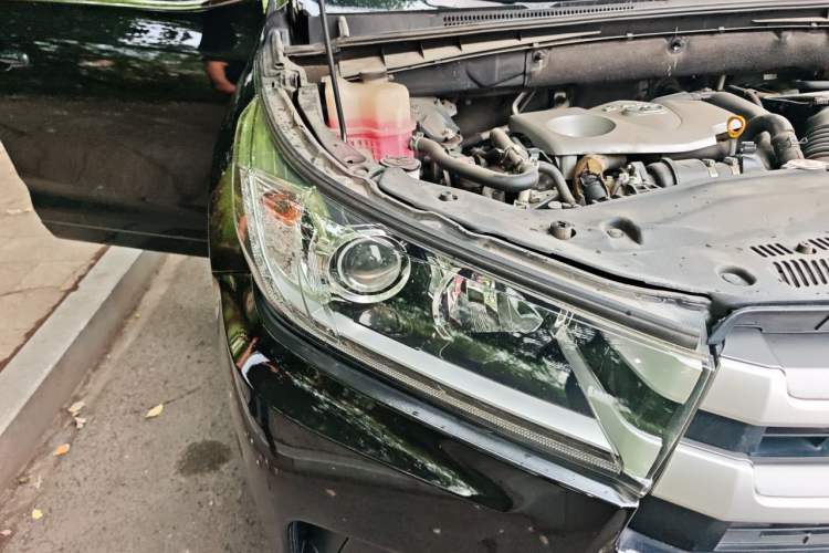 Used Toyota Highlander 2018 2.0T Four-Wheel Drive Luxury Version 7 Seats China VI Standard Right Front Headlight