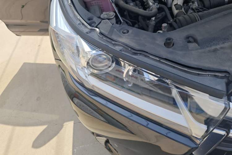 Used Toyota Highlander 2018 2.0T Four-Wheel Drive Prestige Version 7 Seats China VI Standard Right Front Headlight