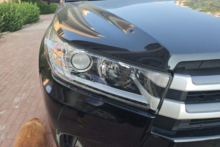 Used Toyota Highlander 2018 2.0T Four-Wheel Drive Luxury Version 7 Seats China VI Standard Right Front Headlight