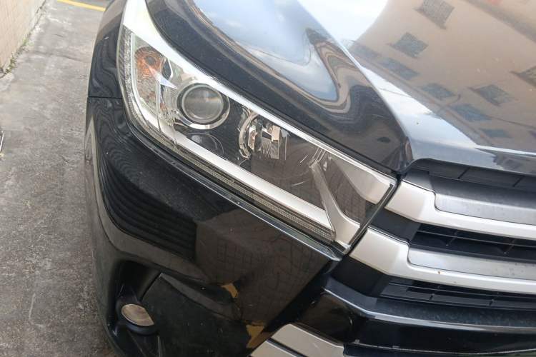 Used Toyota Highlander 2018 2.0T Four-Wheel Drive Luxury Version 7 Seats China VI Standard Right Front Headlight