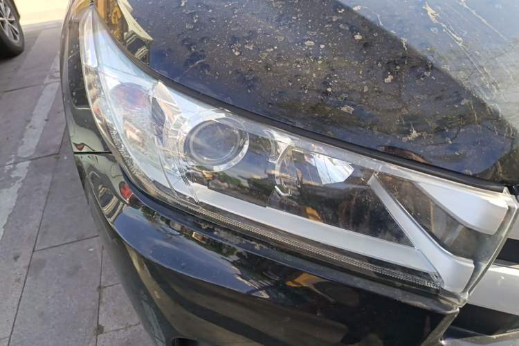 Used Toyota Highlander 2018 2.0T Four-Wheel Drive Luxury Edition 7 Seats China V Emission Standard Right Front Headlight
