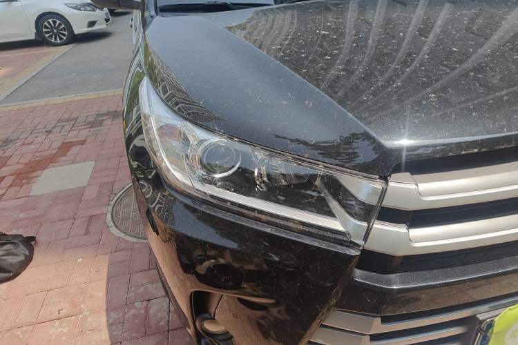 Used Toyota Highlander 2018 2.0T Four-Wheel Drive Luxury Version 7 Seats China VI Standard Right Front Headlight