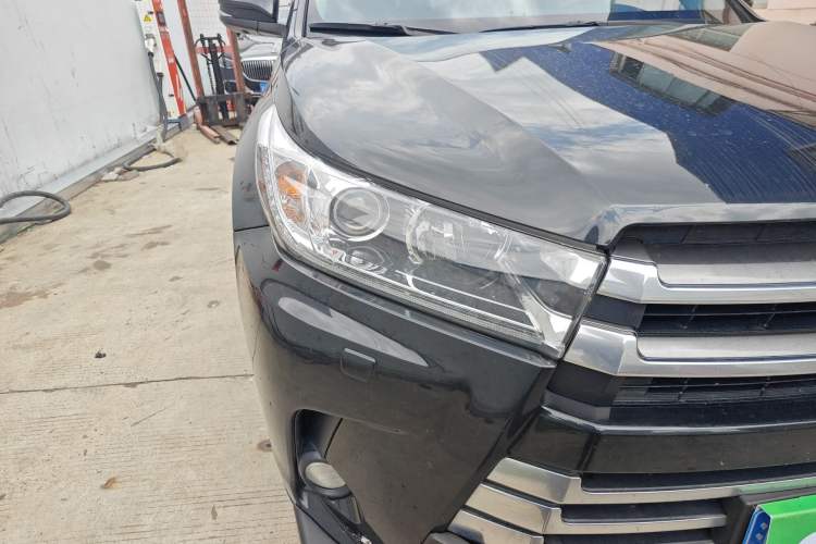Used Toyota Highlander 2018 2.0T Four-Wheel Drive Ultimate Edition 7-Seater Emission Standard China V Right Front Headlight